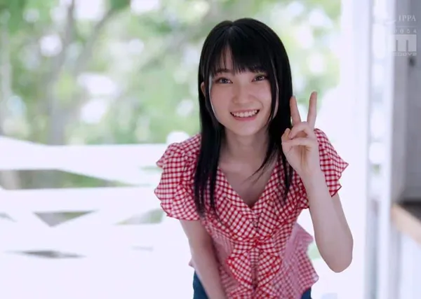 megumin sex Em nhân viên quán cơm 18 tuổi nghỉ việc sang đóng jav còn ngại ngùng trước máy quay