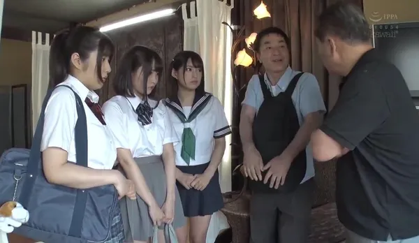 clip sex mỹ Thất nghiệp, ông bố khốn nạn dẫn 3 cô con gái đi bán dâm